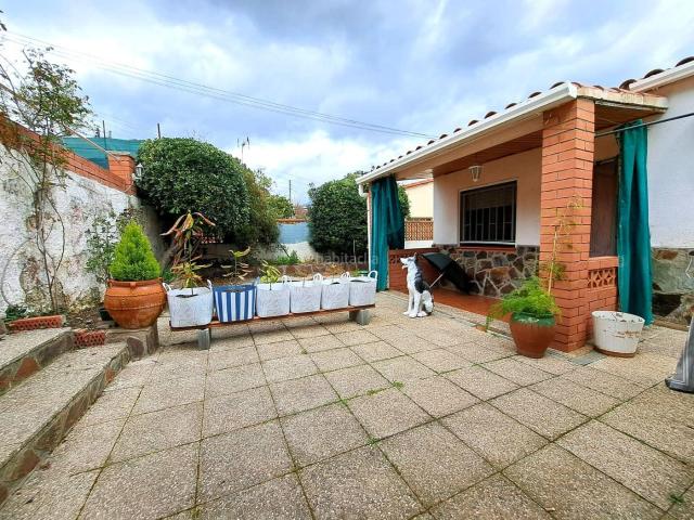 Chalet en venta en Esparreguera, Mas d´en Gall. Urbanización Mas den Gall. Chalets.