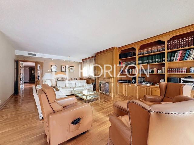 Chalet en venta en Esplugues de Llobregat, Ciutat Diagonal. Exclusivo Chalet unifamiliar aislado en Venta en Ciudad Diagonal, Esplugues de Llobregat. Chalets Esplugues de.