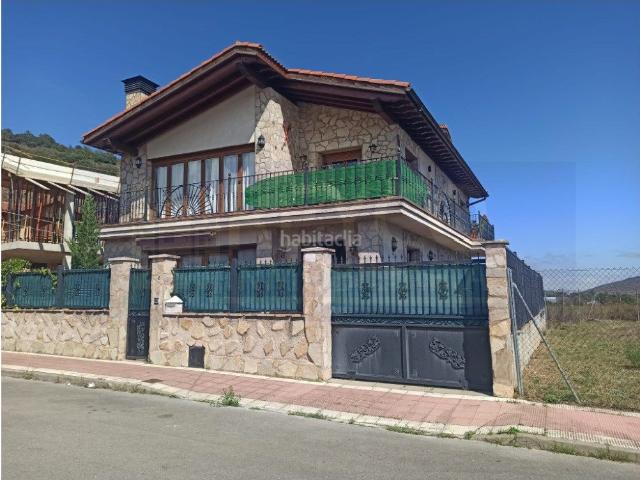 Chalet en venta en Ezcaray. Chalet 4 habitaciones Venta Ezcaray. Chalets.