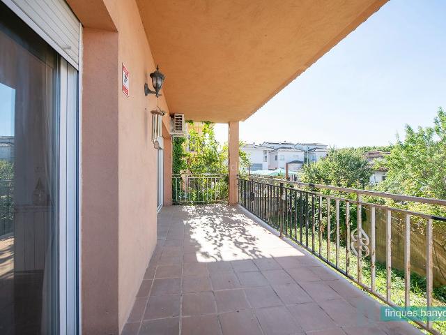 Chalet en venta en Fontcoberta. Casa aillada Melianta. Chalets.