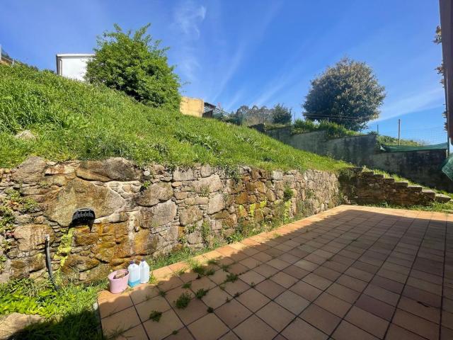 Chalet en venta en Ferrol, Área Rural. SE VENDE CHALET DE RECIENTE CONSTRUCCIÓN FORRADO EN PIEDRA EN MANDIÁ. Chalets.