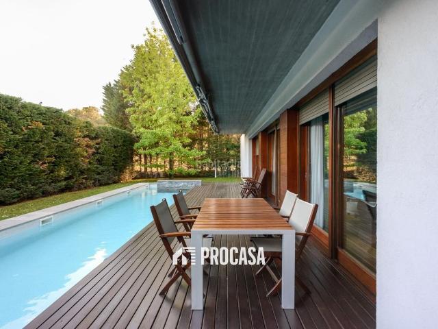Chalet en venta en Figueres, Poble Nou Olivar Gran. Espectacular villa en el centro de Figueres. Chalets.