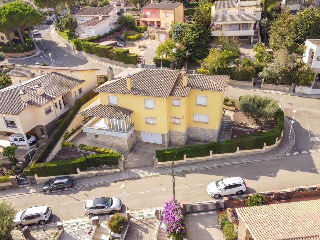 Chalet en venta en Figueres, Parc Bosc Castell. Casa Independiente en Serra Floreta. Chalets.