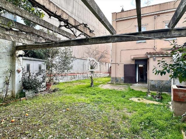 Chalet en venta en Flaçà, de 316 m² 8 habitaciones por 395.000