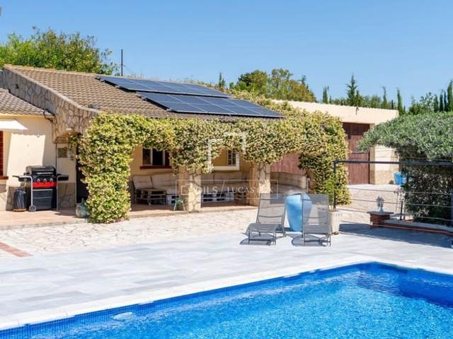 Chalet en venta en Flix, Tarragona