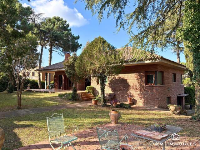 Chalet en venta en Franqueses del Vallès Les. CASA EN PLANTA ALS GORCHS AMB DOBLE PARCELLA. Chalets Franqueses del Vallès.