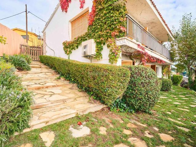 Chalet en venta en Franqueses del Vallès Les. Casa independiente a 4 vientos en venta!. Chalets Franqueses del Vallès.