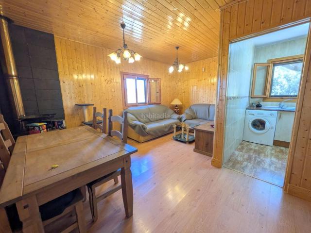 Chalet en venta en Fuentenovilla. CASA DE MADERA, EN URBANIZACÍON PRIVADA. Chalets.