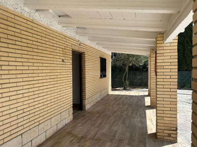 Chalet en venta en Fuentes de Ebro. Chalet en Fuentes de Ebro urbanización la Corona. Chalets Fuentes de.
