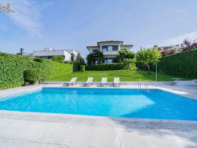 Chalet en venta en Hoyo de Manzanares. Chalet independiente en venta en Calle Isaac Albéniz 26, Hoyo de Manzanares. Chalets Hoyo de.