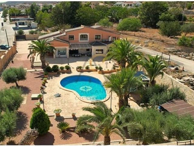 Chalet en venta en Hondón de las Nieves, Alicante
