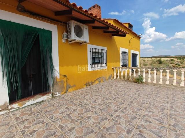 Chalet en venta en Hornachos. Finca con vivienda, manantial propio y vistas al Río Matachel en Hornachos, Badajoz. Chalets.