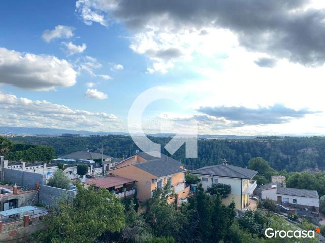 Chalet en venta en Hostalets de Pierola Els. CASA A 4 VIENTOS CON PISCINA. Chalets Hostalets de Pierola.