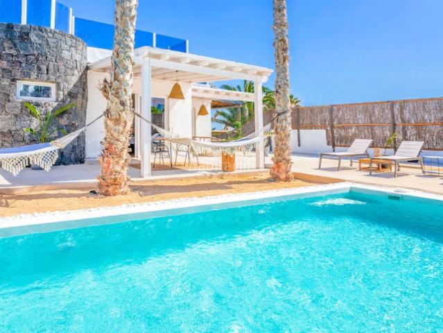 Chalet en venta en Haría, Charco de Palo. Exclusiva villa en Charco del Palo. Chalets.