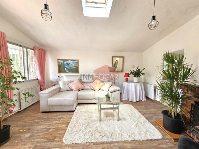 Chalet en venta en Herradón de Pinares. OPORTUNIDAD ÚNICA! AMPLIO CHALET EN LA CAÑADA URBANIZACIÓN EL DISCO 2ª FASE. Chalets Herradón de.