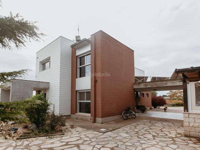 Chalet en venta en Huesca, Pedanías. Exclusiva finca con encanto en Camino de Loreto Huesca. Chalets.