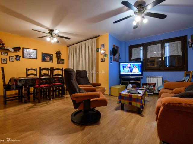 Chalet en venta en Huesca, Perpetuo Socorro. Chalet Adosado en Venta en Grimien. Chalets.
