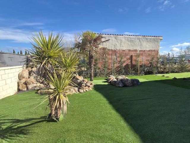 Chalet en venta en Husillos. CHALET HUSILLOS. Chalets.