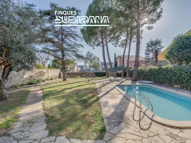 Chalet en venta en Igualada, Ponent Set Camins. ESPECTACULAR! LA CASA QUE MARCA LA DIFERÈNCIA A IGUALADA Zona Avda. Balmes. Chalets.