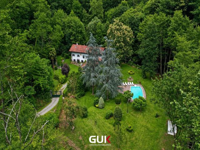 Chalet en venta en Igantzi. ESPECTACULAR PROPIEDAD. Chalets.
