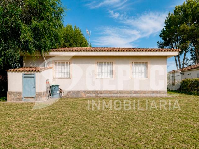 Chalet en venta en Illana. Chalets.