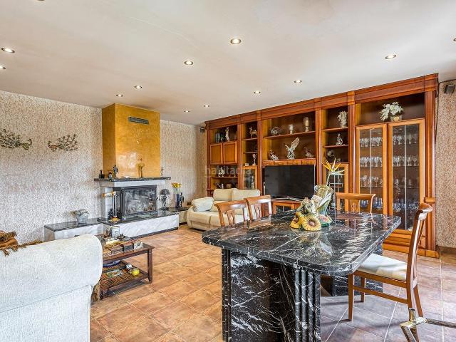 Chalet en venta en Igualada, Sesoliveres Pla de la Massa. Oportunitat de Chalet en Plà de Sant Genís amb jardí i piscina. Chalets.