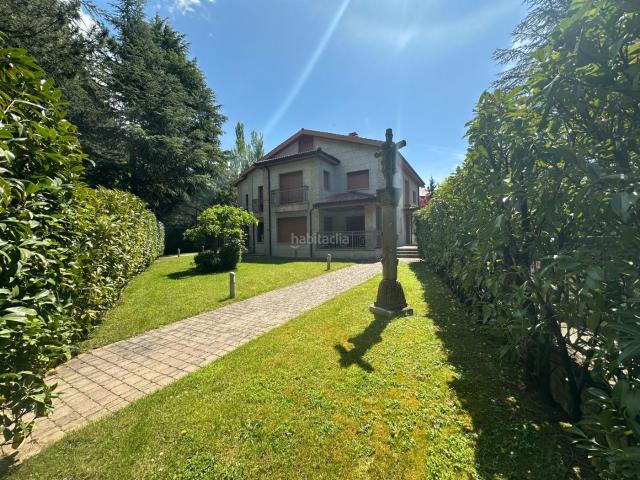 Chalet en venta en Jaca, Paseo de la Cantera. Chalet en Jaca. Chalets.