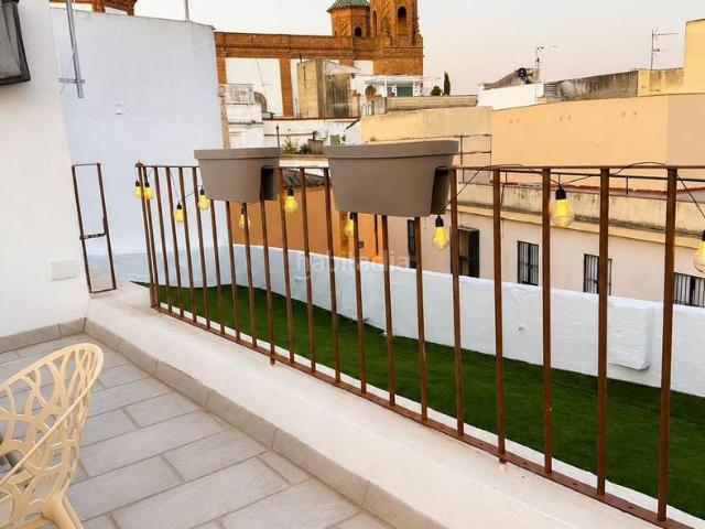 Chalet en venta en Jerez de la Frontera, Centro. CASA SEÑORIAL DEL SIGLO XIX REHABILITADA EN EL CENTRO HISTÓRICO DE JEREZ. Chalets Jerez de la.