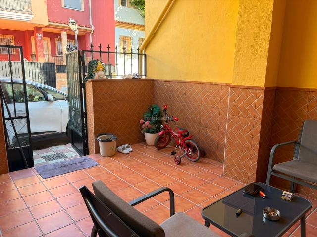 Chalet en venta en Jun. ADOSADO EN JUN. Chalets.