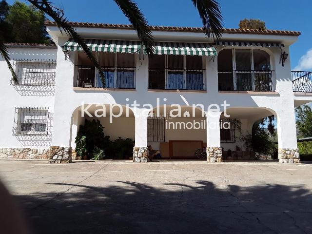 Chalet en venta en Ontinyent, El Pilar. Gran Chalet en venta zona el Pilar en Ontinyent. Chalets.