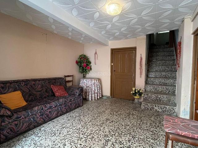 Chalet en venta en Ontiñena. Calle Mayor, centro de la población. Chalets.