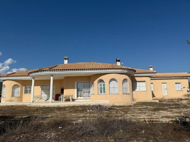 Chalet en venta en Onil. Chalets.
