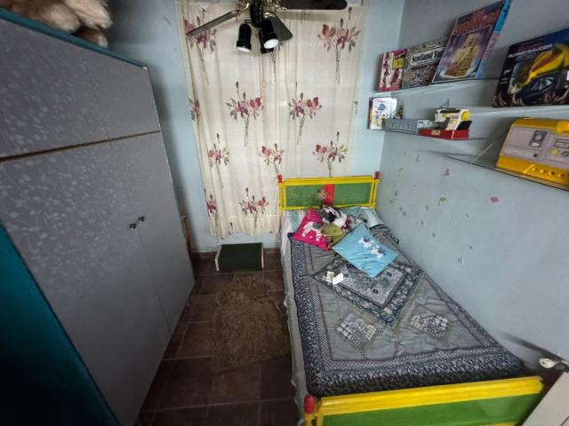 Chalet en venta en Onil. Gran finca con piscina e invernaderos. Chalets.