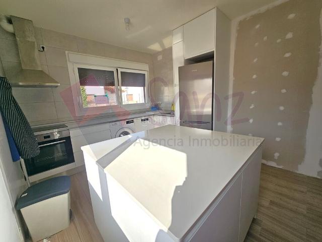 Chalet en venta en Ocón. OPORTUNIDAD EN SANZ. CASA INDEPENDIENTE EN LAS RUEDAS DE OCÓN. Chalets.