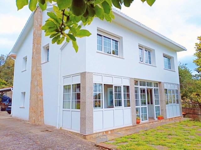 Chalet en venta en Oleiros, Dorneda. Chalet independiente en venta en Dorneda, Oleiros. Chalets.
