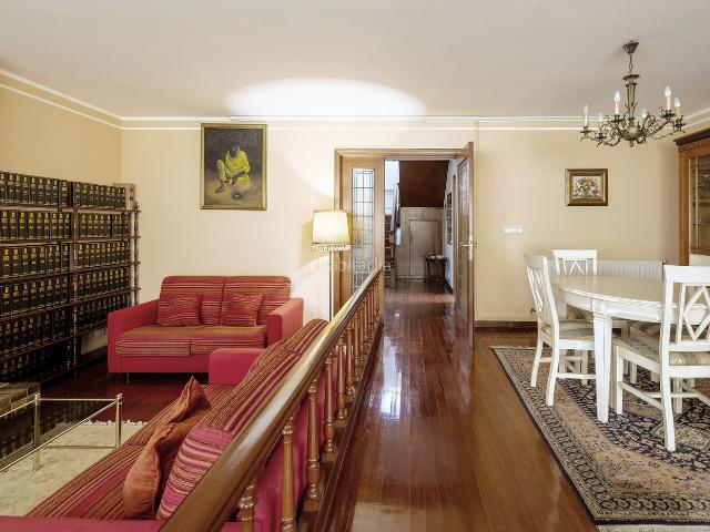 Chalet en venta en Oleiros, Mera Serantes. Espectacular chalet individual de lujo en Mera Oleiros a 100 metros de la playa. Chalets.