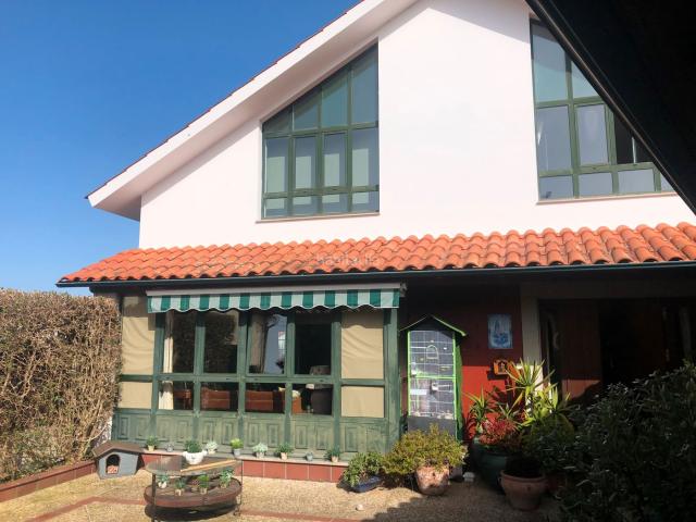 Chalet en venta en Oleiros, Oleiros Pueblo. Chalets.