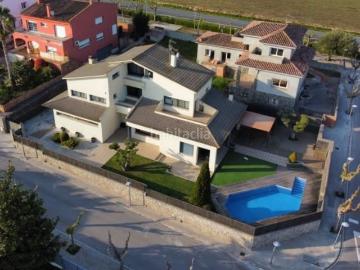Chalet en venta en Olèrdola. ESPECTACULAR CASA CON PISCINA, PARCELA DE 700 m² Y ORIENTACIÓN SUR EN SANT MIQUEL DOLÈRDOLA. Chalets.