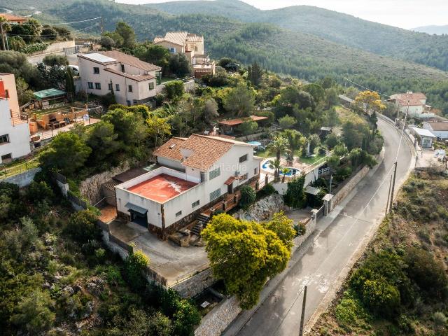 Chalet en venta en Olivella. Casa unifamiliar en Plana Novella Naturaleza, vistas y privacidad en el corazón del Garraf. Chalets.