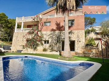 Chalet en venta en Olivella, Barcelona