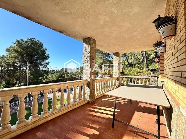 Chalet en venta en calle De la Via Lactea, Olivella, de 200 m² 4 habitaciones por 375.000