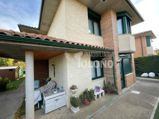 Chalet en venta en Ollauri. Chalet individual con piscina. Chalets.