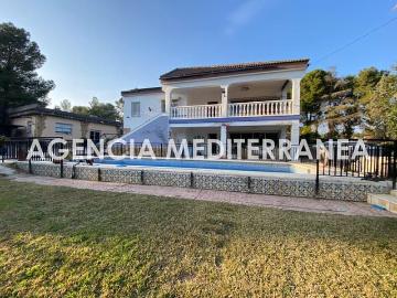 Chalet en venta en Olocau, Valencia