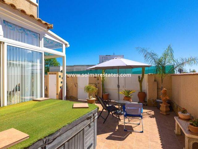 Chalet en venta en Campoamor, Alicante Costa Blanca