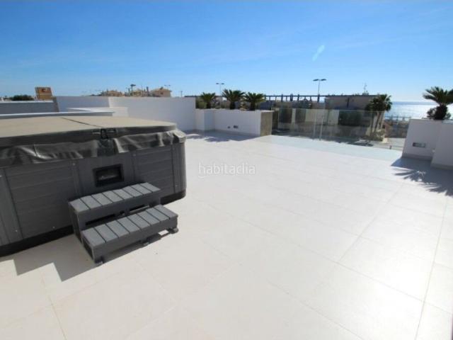 Casa en venta en Orihuela, Campoamor. VILLAS DE OBRA NUEVA A 250 m DE LA PLAYA EN CAMPOAMOR. Casas.