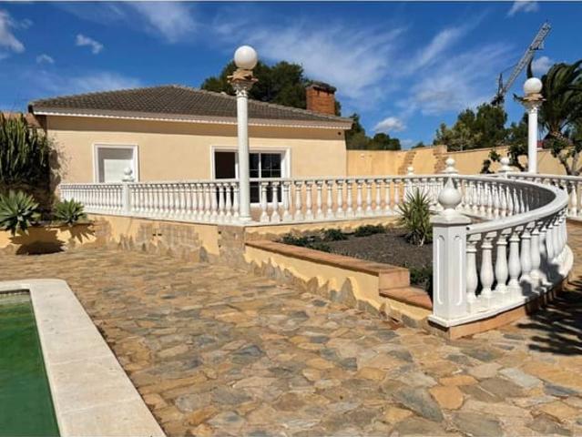 Chalet en venta en Orihuela, Alicante