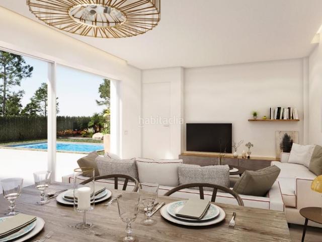 Chalet en venta en Orihuela, Desamparados Hurchillo Torremendo. Villa de 4 dormitorios y 3 baños con piscina y jardín en Orihuela. Chalets.