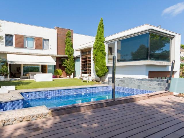 Chalet en venta en Oropesa del Mar, La Renegà Torre Bellver Les Platgetes. VILLA EN PLAYETAS CON ESPECTACULARES VISTAS AL MEDITERRÁNEO. Chalets Oropesa del.