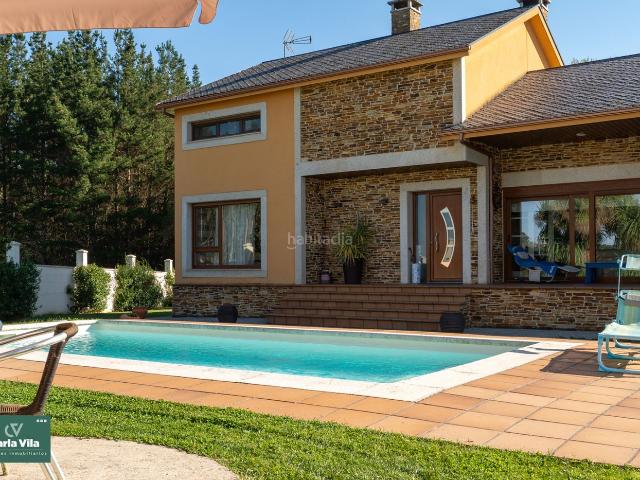 Chalet en venta en Outeiro de Rei. CHALET SEMINUEVO CON PISCINA EN OUTEIRO DE REI · UNA NUEVA VIDA TE ESPERA. Chalets Outeiro de.