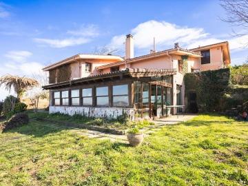 Chalet en venta en Oviedo, Asturias